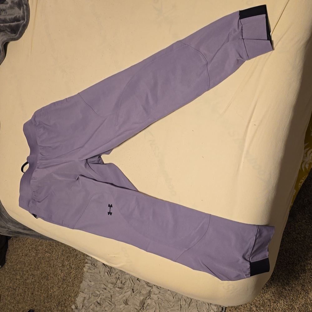 Under Armour sport track pant, purple, size Medium